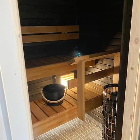 Maisa's Saunallinen Lägenhet *